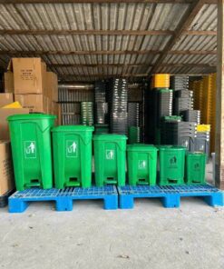 Thùng rác đạp chân