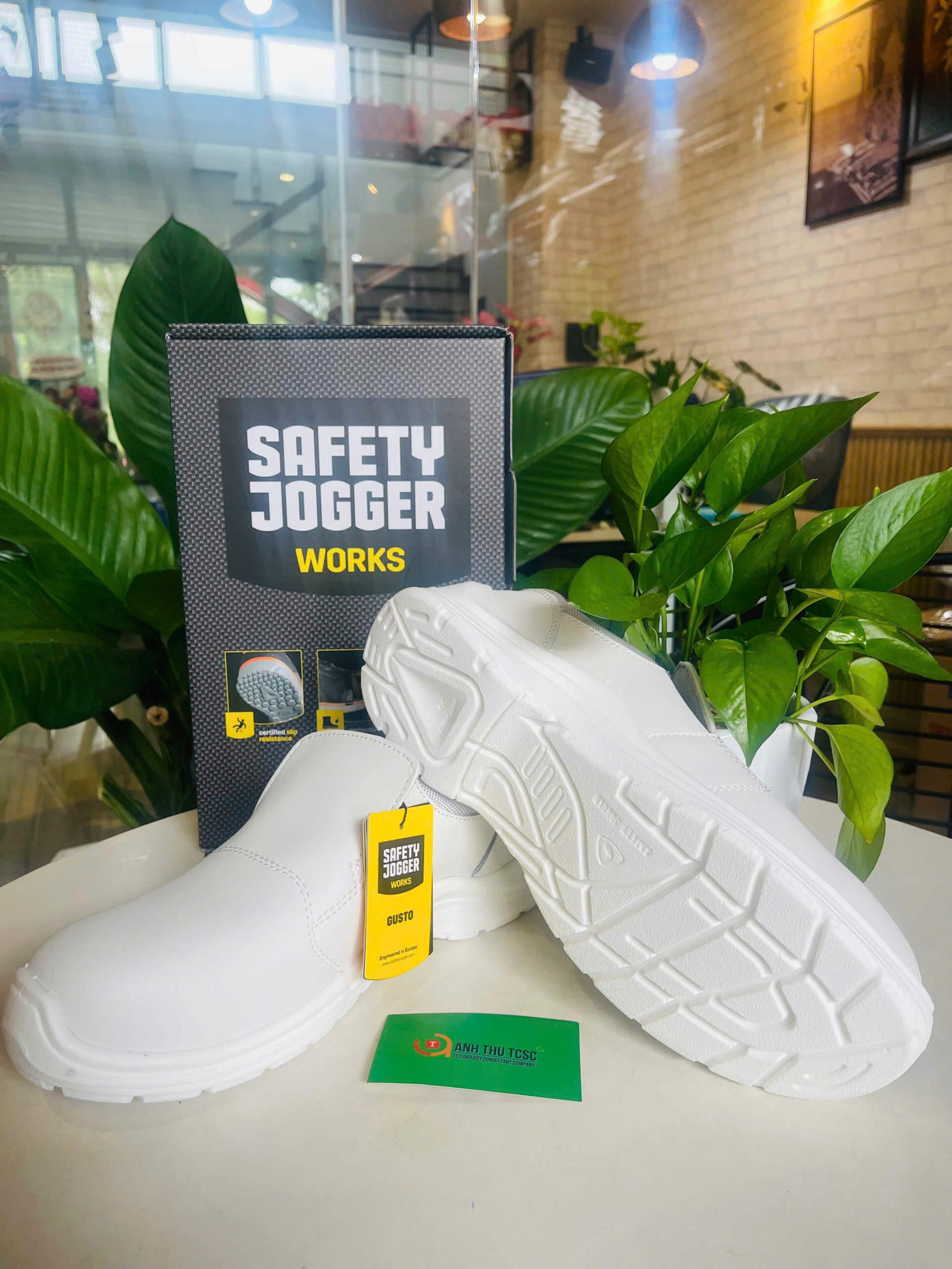Giày bảo hộ màu trắng JOGGER GUSTO Giày bảo hộ màu trắng JOGGER GUSTO