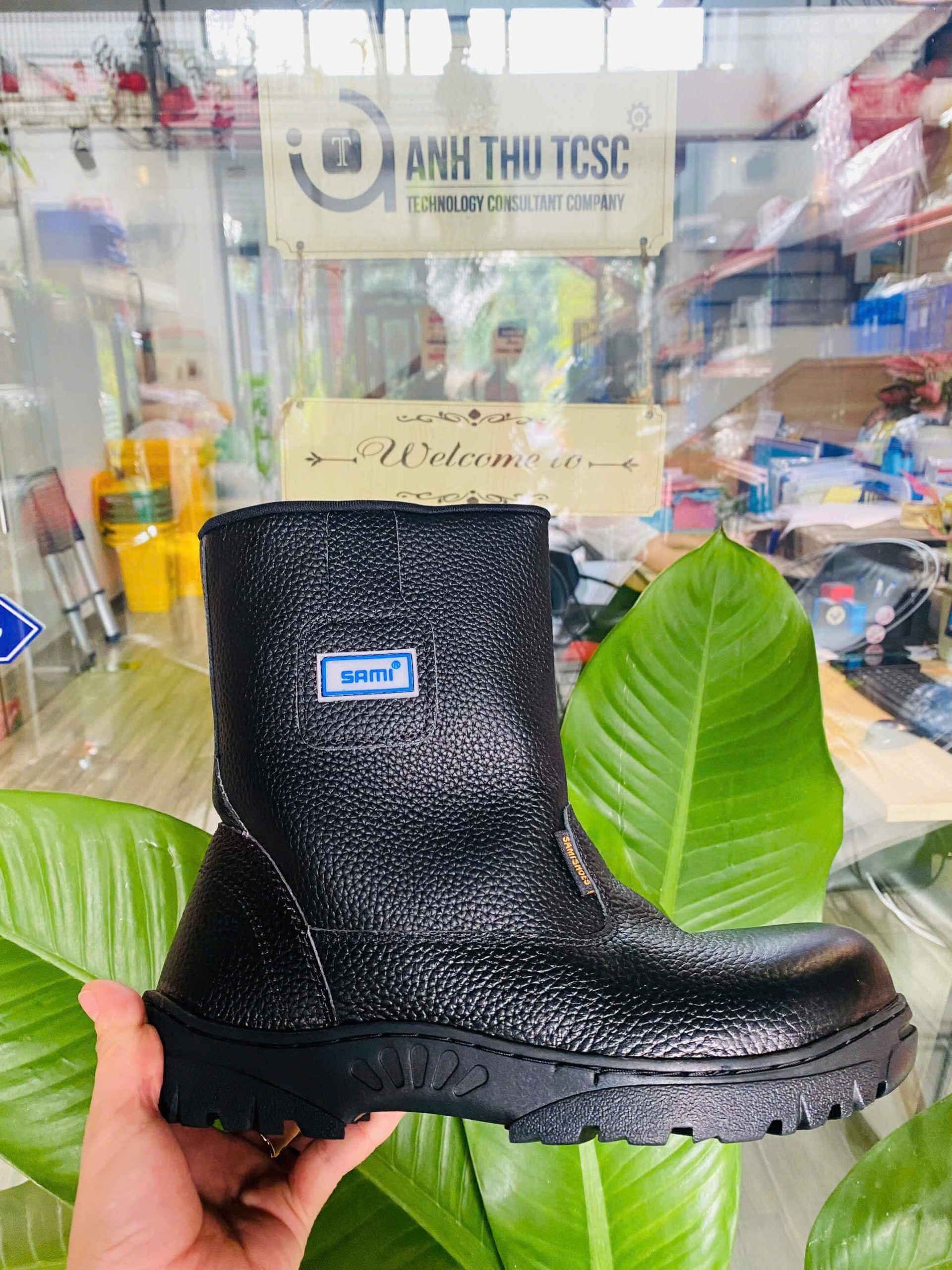 Địa chỉ bán ủng bảo hộ lao động tại bình dương